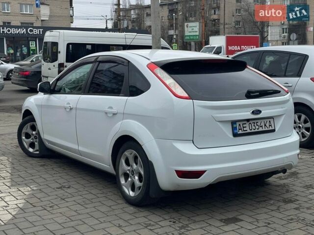 Белый Форд Фокус, объемом двигателя 1.6 л и пробегом 198 тыс. км за 5900 $, фото 5 на Automoto.ua