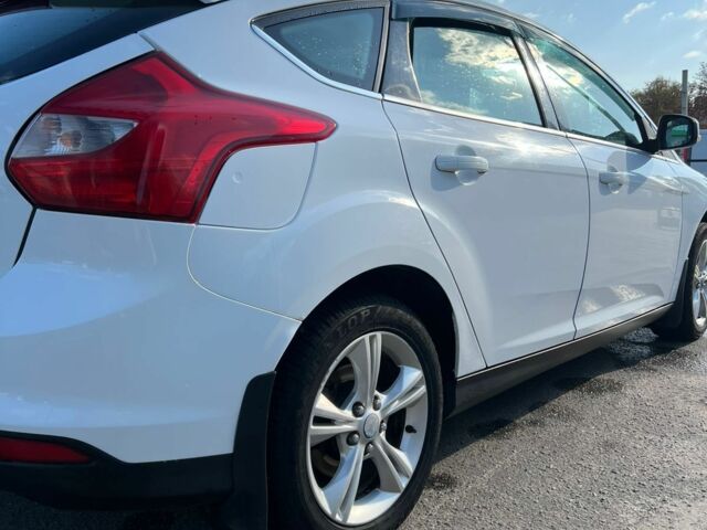 Белый Форд Фокус, объемом двигателя 1.6 л и пробегом 180 тыс. км за 6600 $, фото 2 на Automoto.ua