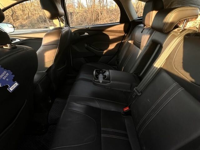 Белый Форд Фокус, объемом двигателя 2 л и пробегом 274 тыс. км за 8000 $, фото 5 на Automoto.ua