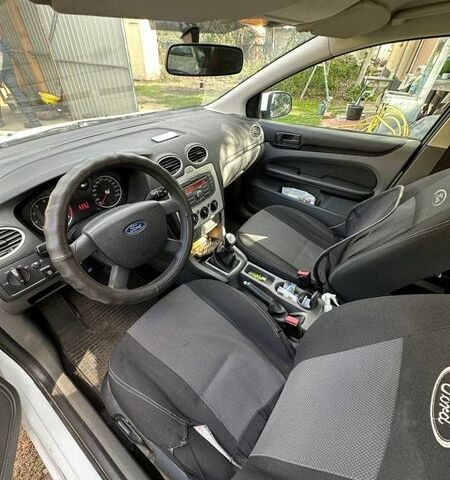 Білий Форд Фокус, об'ємом двигуна 1.4 л та пробігом 186 тис. км за 5900 $, фото 4 на Automoto.ua