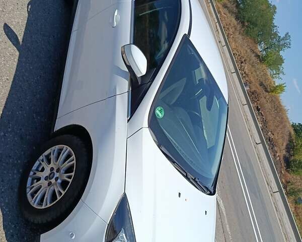 Белый Форд Фокус, объемом двигателя 1.6 л и пробегом 180 тыс. км за 8300 $, фото 26 на Automoto.ua