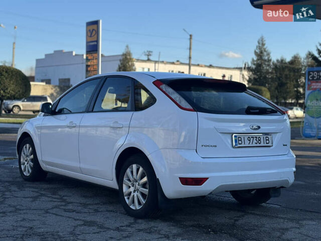 Белый Форд Фокус, объемом двигателя 1.6 л и пробегом 203 тыс. км за 5650 $, фото 3 на Automoto.ua