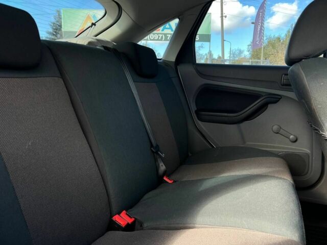 Білий Форд Фокус, об'ємом двигуна 1.4 л та пробігом 204 тис. км за 5100 $, фото 18 на Automoto.ua