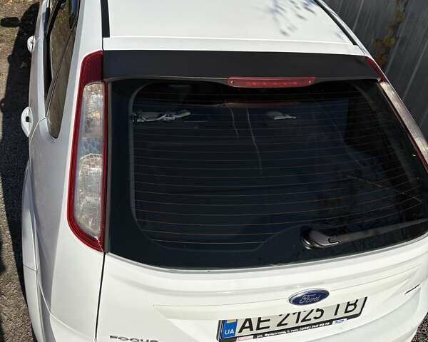Білий Форд Фокус, об'ємом двигуна 1.6 л та пробігом 190 тис. км за 7300 $, фото 5 на Automoto.ua