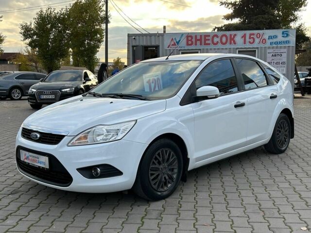 Белый Форд Фокус, объемом двигателя 1.4 л и пробегом 167 тыс. км за 5900 $, фото 2 на Automoto.ua