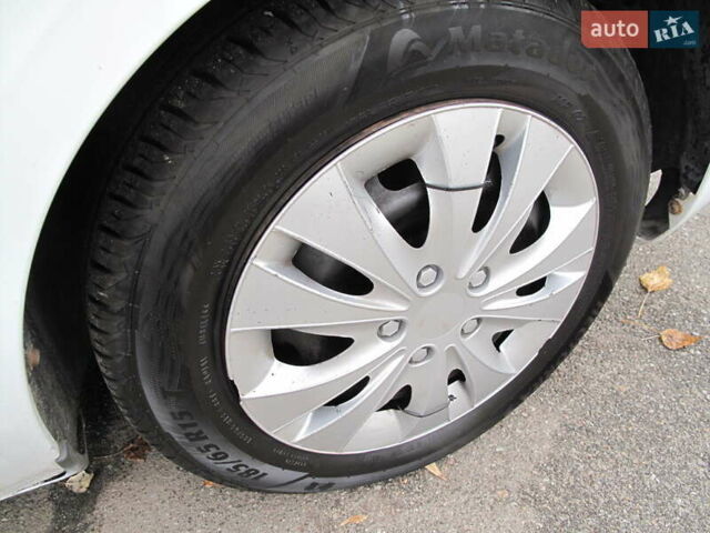Белый Форд Фокус, объемом двигателя 1.39 л и пробегом 215 тыс. км за 5000 $, фото 9 на Automoto.ua