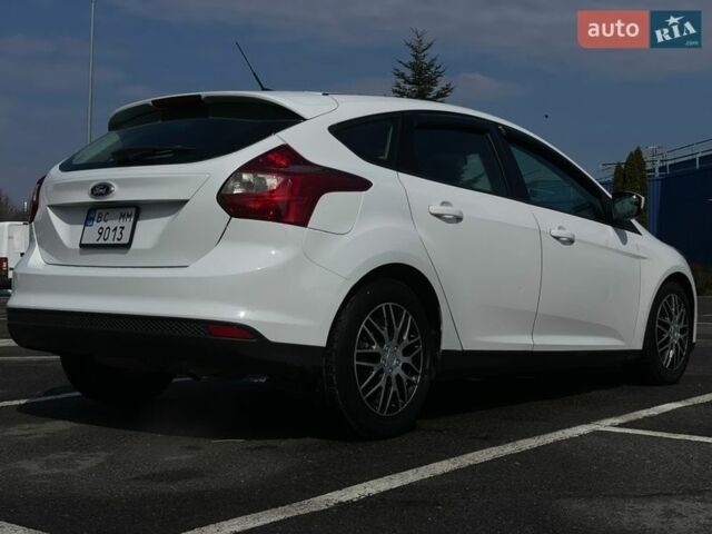 Белый Форд Фокус, объемом двигателя 2.01 л и пробегом 240 тыс. км за 6200 $, фото 12 на Automoto.ua