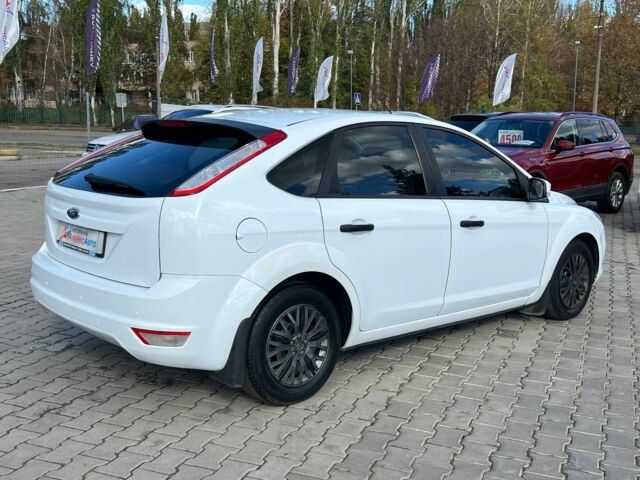 Білий Форд Фокус, об'ємом двигуна 1.4 л та пробігом 204 тис. км за 5100 $, фото 6 на Automoto.ua