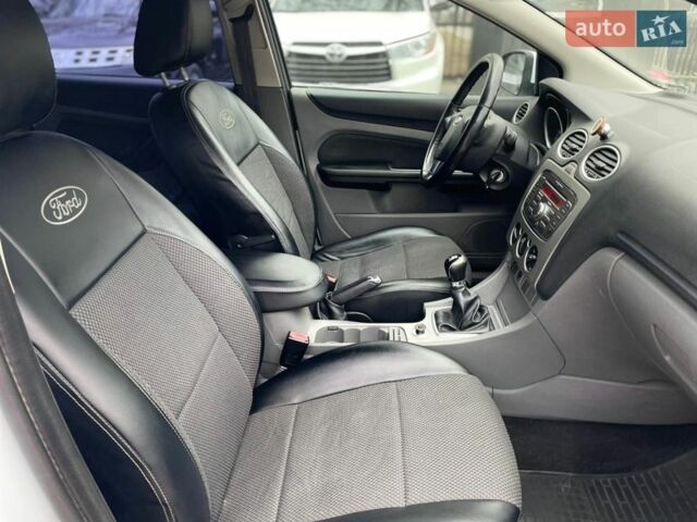 Белый Форд Фокус, объемом двигателя 1.6 л и пробегом 198 тыс. км за 5900 $, фото 20 на Automoto.ua