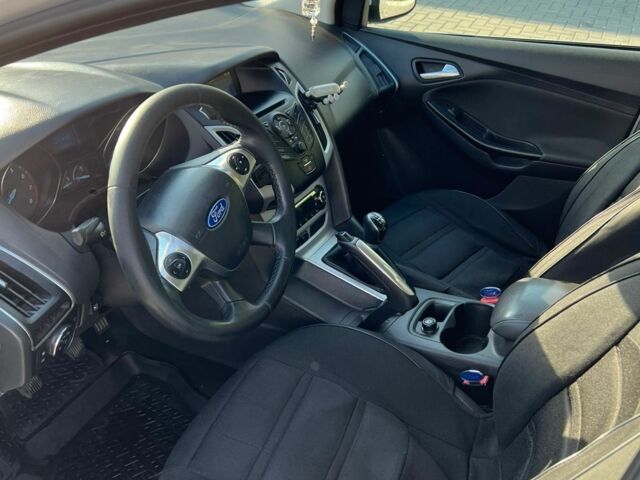 Белый Форд Фокус, объемом двигателя 1.6 л и пробегом 180 тыс. км за 6600 $, фото 6 на Automoto.ua