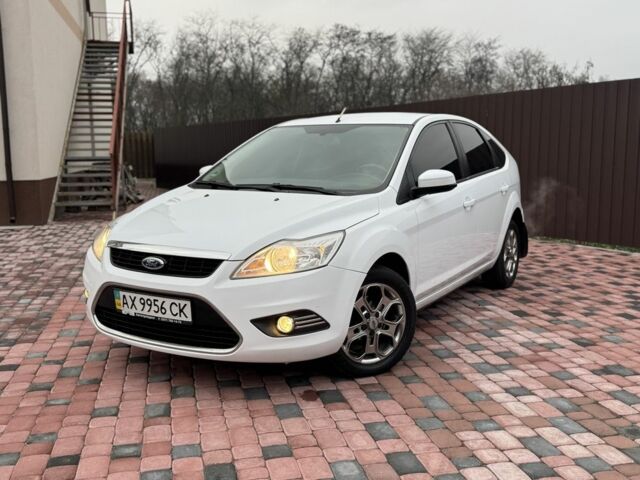 Белый Форд Фокус, объемом двигателя 1.6 л и пробегом 148 тыс. км за 5500 $, фото 4 на Automoto.ua