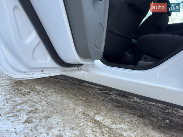 Білий Форд Фокус, об'ємом двигуна 1.4 л та пробігом 230 тис. км за 4050 $, фото 13 на Automoto.ua