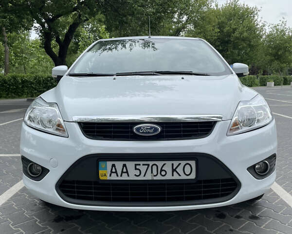 Білий Форд Фокус, об'ємом двигуна 1.4 л та пробігом 325 тис. км за 5000 $, фото 36 на Automoto.ua