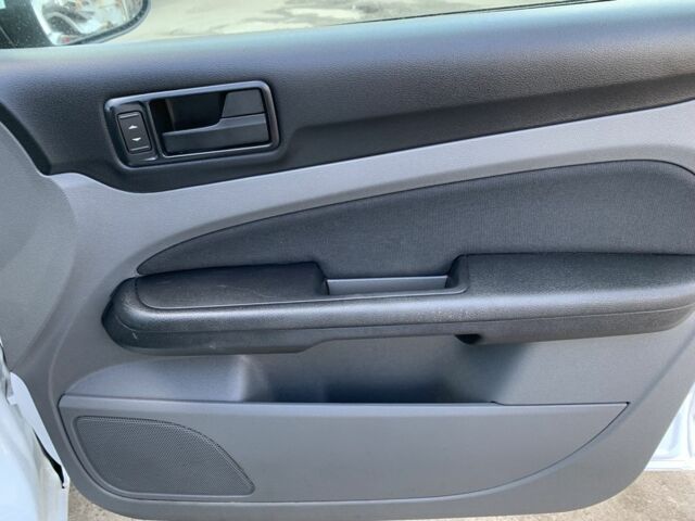 Белый Форд Фокус, объемом двигателя 1.4 л и пробегом 150 тыс. км за 4800 $, фото 4 на Automoto.ua