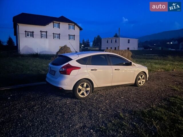 Белый Форд Фокус, объемом двигателя 1.6 л и пробегом 185 тыс. км за 8000 $, фото 3 на Automoto.ua