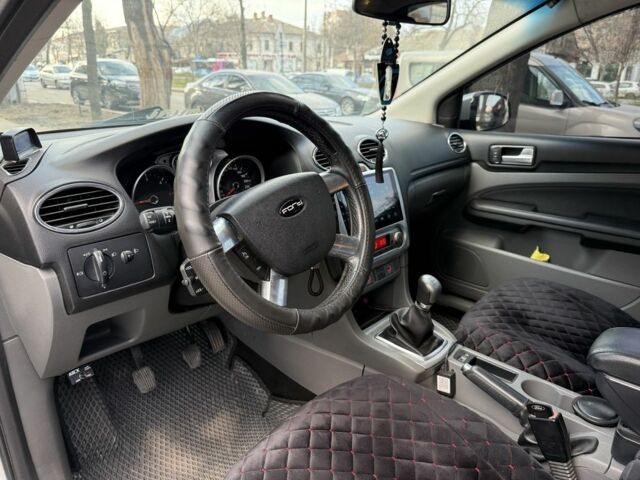 Білий Форд Фокус, об'ємом двигуна 2.4 л та пробігом 199 тис. км за 4999 $, фото 9 на Automoto.ua