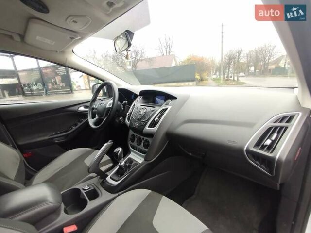 Білий Форд Фокус, об'ємом двигуна 1.6 л та пробігом 266 тис. км за 6999 $, фото 66 на Automoto.ua