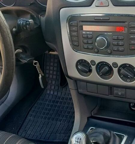 Білий Форд Фокус, об'ємом двигуна 1.4 л та пробігом 215 тис. км за 4500 $, фото 8 на Automoto.ua