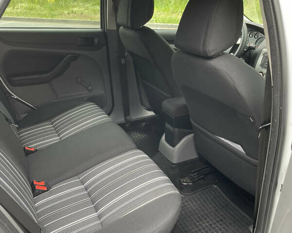 Білий Форд Фокус, об'ємом двигуна 1.4 л та пробігом 325 тис. км за 5000 $, фото 72 на Automoto.ua