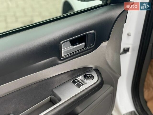 Белый Форд Фокус, объемом двигателя 1.6 л и пробегом 198 тыс. км за 5900 $, фото 13 на Automoto.ua