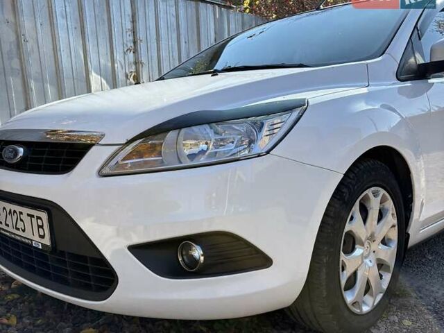 Білий Форд Фокус, об'ємом двигуна 1.6 л та пробігом 190 тис. км за 7300 $, фото 1 на Automoto.ua