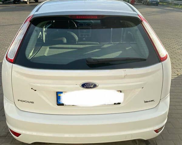 Белый Форд Фокус, объемом двигателя 1.4 л и пробегом 234 тыс. км за 6300 $, фото 6 на Automoto.ua
