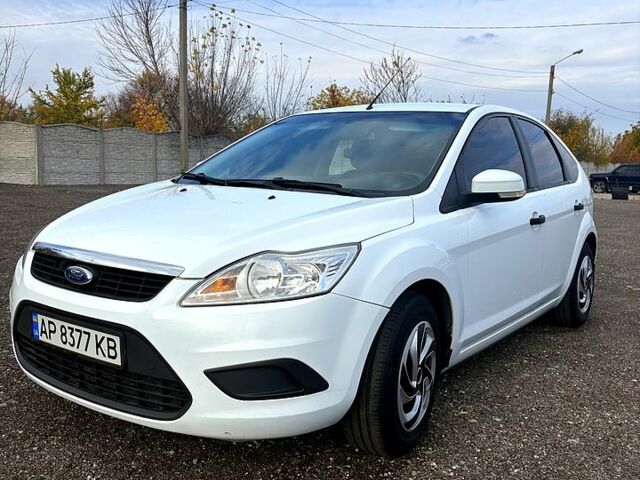Білий Форд Фокус, об'ємом двигуна 1.4 л та пробігом 125 тис. км за 6000 $, фото 2 на Automoto.ua