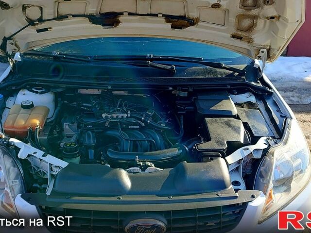 Білий Форд Фокус, об'ємом двигуна 1.4 л та пробігом 190 тис. км за 5000 $, фото 4 на Automoto.ua