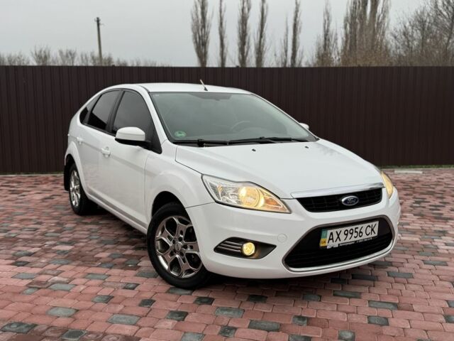 Белый Форд Фокус, объемом двигателя 1.6 л и пробегом 148 тыс. км за 5500 $, фото 3 на Automoto.ua