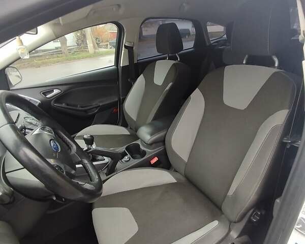 Білий Форд Фокус, об'ємом двигуна 1.6 л та пробігом 266 тис. км за 6999 $, фото 52 на Automoto.ua