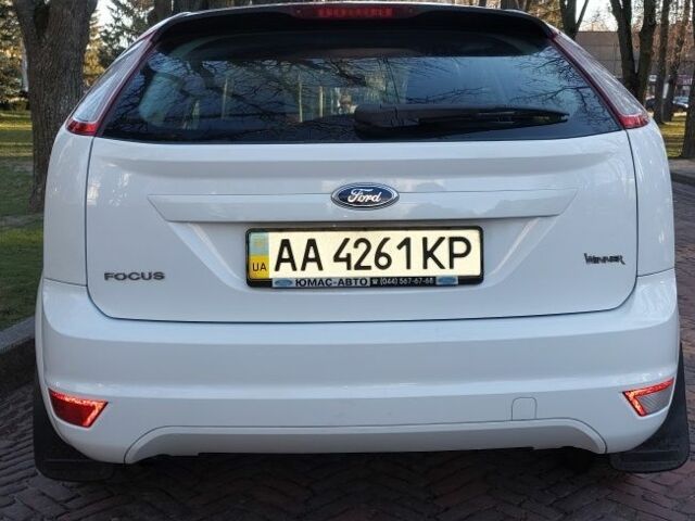 Белый Форд Фокус, объемом двигателя 1.4 л и пробегом 92 тыс. км за 8800 $, фото 7 на Automoto.ua