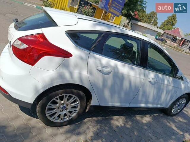 Белый Форд Фокус, объемом двигателя 1.6 л и пробегом 180 тыс. км за 8300 $, фото 5 на Automoto.ua