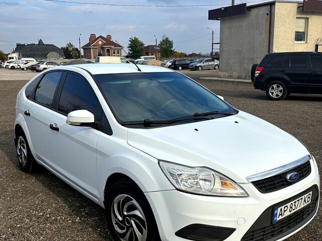 Белый Форд Фокус, объемом двигателя 1.4 л и пробегом 125 тыс. км за 6000 $, фото 3 на Automoto.ua
