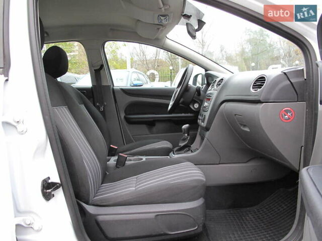 Белый Форд Фокус, объемом двигателя 1.39 л и пробегом 215 тыс. км за 5000 $, фото 30 на Automoto.ua