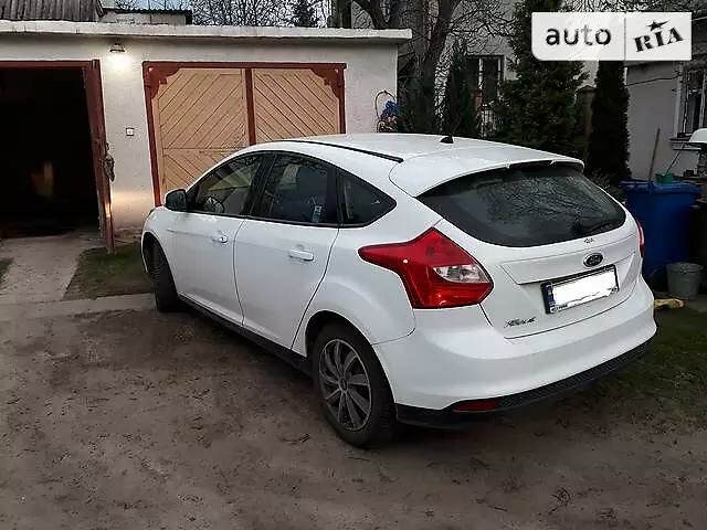 Білий Форд Фокус, об'ємом двигуна 1.6 л та пробігом 239 тис. км за 7500 $, фото 3 на Automoto.ua