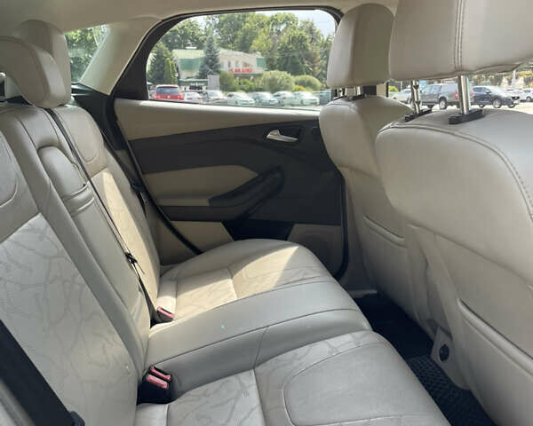 Белый Форд Фокус, объемом двигателя 0 л и пробегом 135 тыс. км за 7600 $, фото 8 на Automoto.ua