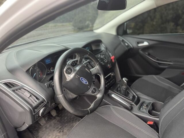 Білий Форд Фокус, об'ємом двигуна 1.6 л та пробігом 232 тис. км за 7200 $, фото 4 на Automoto.ua