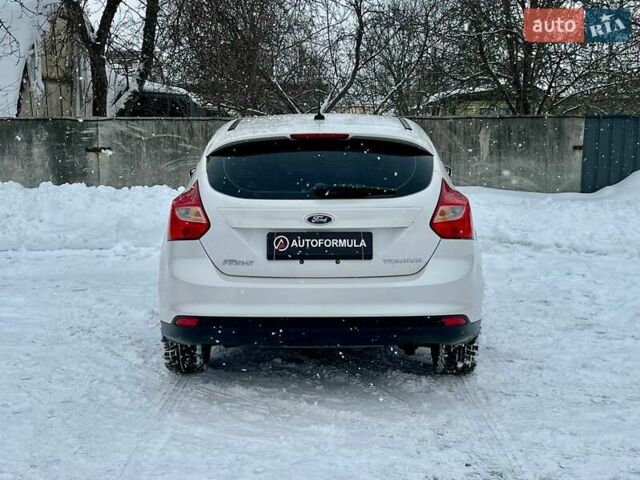 Белый Форд Фокус, объемом двигателя 2 л и пробегом 280 тыс. км за 7990 $, фото 5 на Automoto.ua
