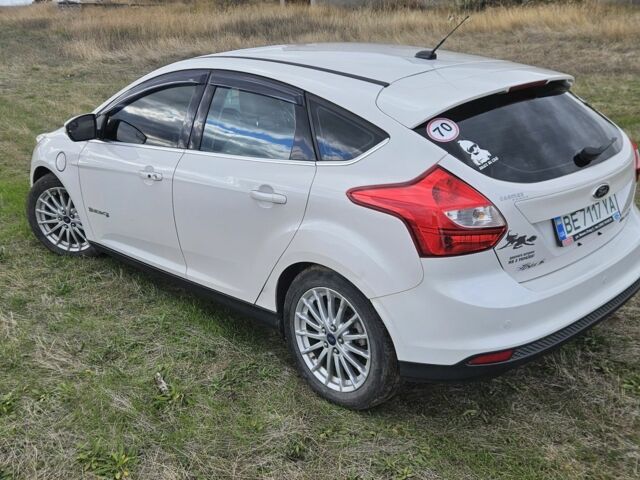 Белый Форд Фокус, объемом двигателя 0 л и пробегом 88 тыс. км за 6500 $, фото 8 на Automoto.ua