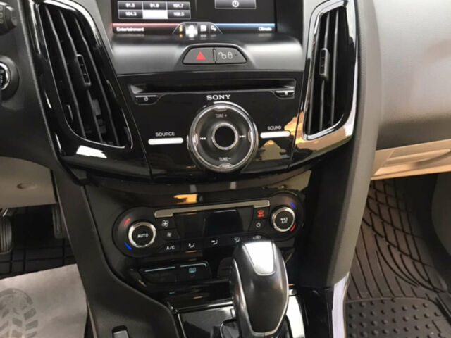 Білий Форд Фокус, об'ємом двигуна 0 л та пробігом 125 тис. км за 8000 $, фото 8 на Automoto.ua