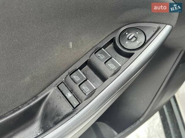 Белый Форд Фокус, объемом двигателя 2 л и пробегом 280 тыс. км за 7990 $, фото 24 на Automoto.ua