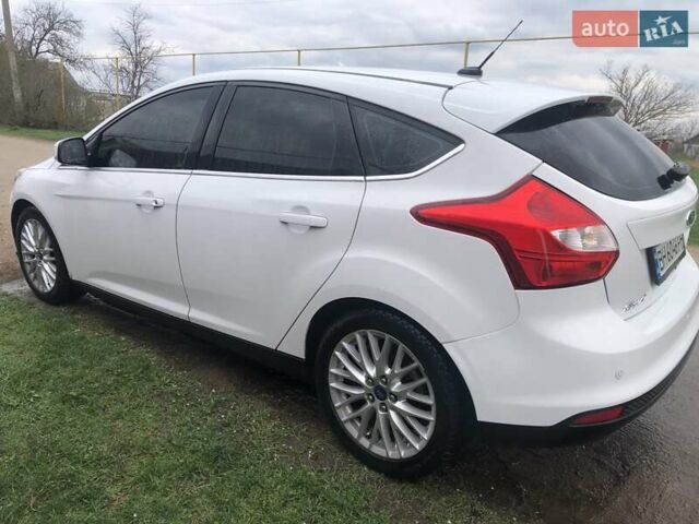 Белый Форд Фокус, объемом двигателя 2 л и пробегом 237 тыс. км за 7500 $, фото 1 на Automoto.ua