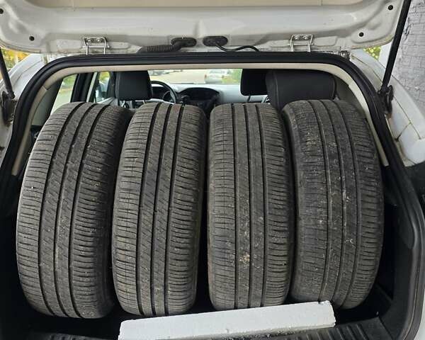 Белый Форд Фокус, объемом двигателя 1.6 л и пробегом 160 тыс. км за 6500 $, фото 19 на Automoto.ua