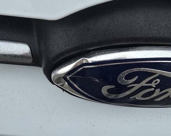 Белый Форд Фокус, объемом двигателя 1.6 л и пробегом 160 тыс. км за 6500 $, фото 17 на Automoto.ua