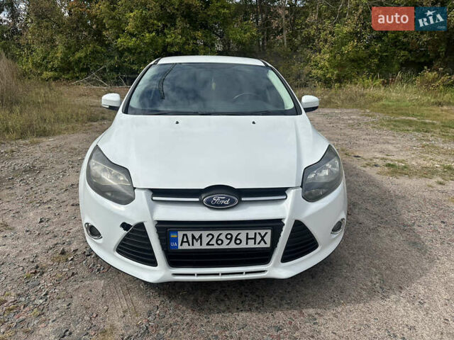 Белый Форд Фокус, объемом двигателя 1.6 л и пробегом 166 тыс. км за 6000 $, фото 1 на Automoto.ua