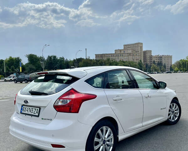 Белый Форд Фокус, объемом двигателя 0 л и пробегом 135 тыс. км за 7600 $, фото 4 на Automoto.ua
