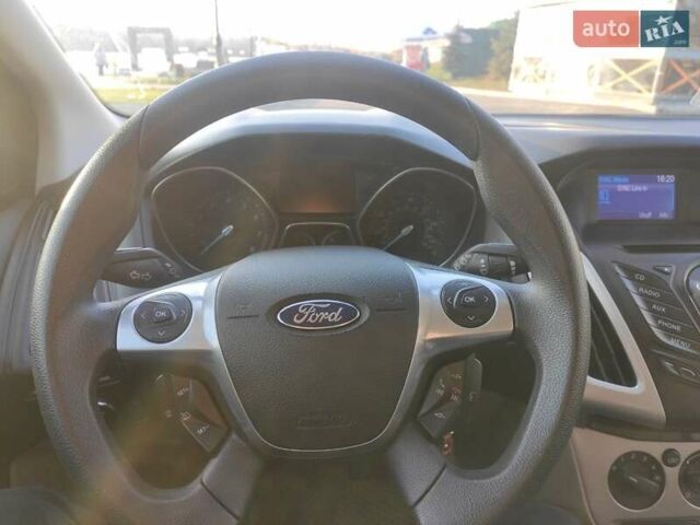 Белый Форд Фокус, объемом двигателя 2 л и пробегом 146 тыс. км за 8200 $, фото 6 на Automoto.ua
