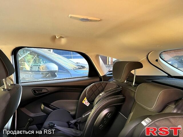 Білий Форд Фокус, об'ємом двигуна 1.6 л та пробігом 133 тис. км за 8000 $, фото 7 на Automoto.ua