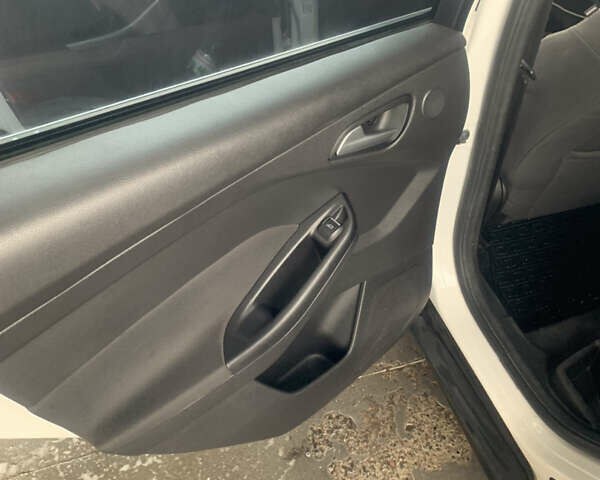 Білий Форд Фокус, об'ємом двигуна 2 л та пробігом 277 тис. км за 7999 $, фото 11 на Automoto.ua