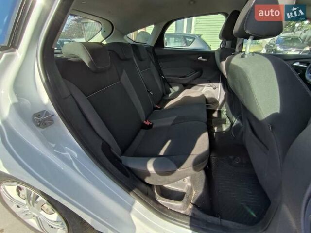 Белый Форд Фокус, объемом двигателя 1.6 л и пробегом 289 тыс. км за 5490 $, фото 10 на Automoto.ua
